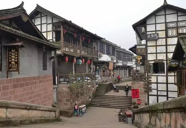 SVG丨天地水陆皆通达！重庆现代化综合立体交通网2027年基本建成